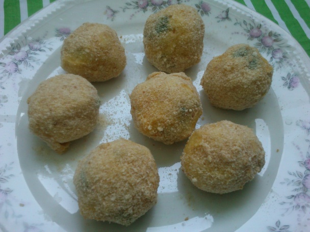 Zemiakovo-bryndzové krokety na bryndzovom bešameli - obrázok 7