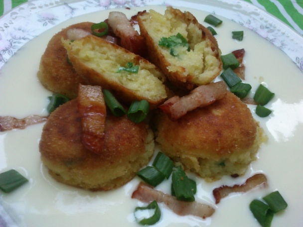 Zemiakovo-bryndzové krokety na bryndzovom bešameli - obrázok 8