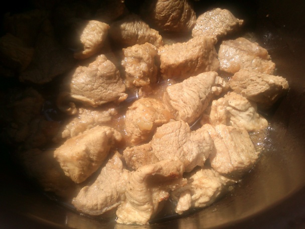 Dusené bravčové zapečené na zeleninových zemiakoch (fotorecept) - obrázok 1