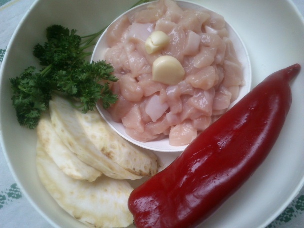 Zelerovo-kuracie fašírkorezne pečené v rúre (fotorecept) - obrázok 1