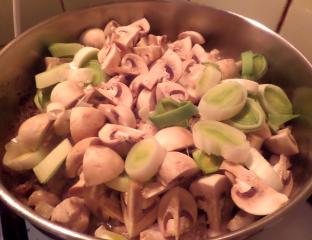 Penne s bravčovým, pórom a šampiňónmi (fotorecept) - obrázok 4