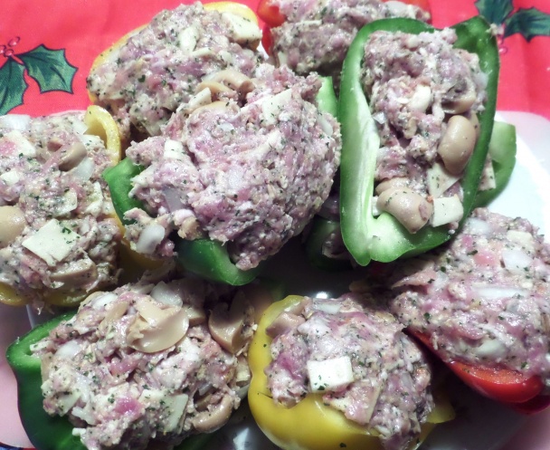 Dusené plnené paprikové polovičky v omáčke - obrázok 4