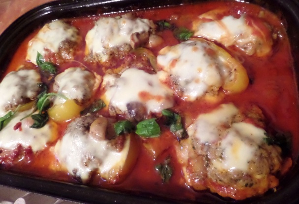 Dusené plnené paprikové polovičky v omáčke - obrázok 7