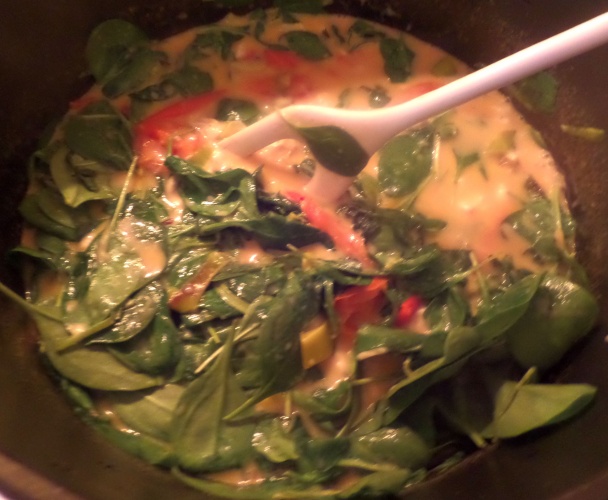 Lahodné cestoviny s cesnakom, špenátom, rajčinami a syrom s bielou plesňou (fotorecept) - obrázok 6