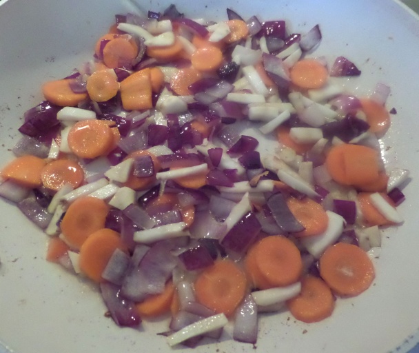 Hovädzie kocky na slanine s kowbojskou fazuľou (fotorecept) - obrázok 5