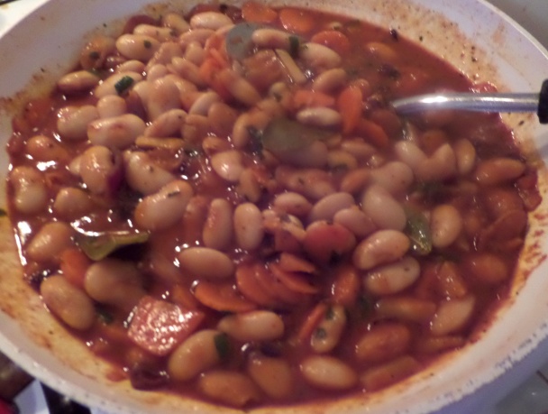 Hovädzie kocky na slanine s kowbojskou fazuľou (fotorecept) - obrázok 6