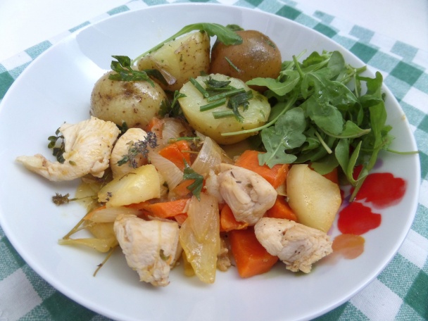 Kuracie prsia s batátom, jablkom na bielom víne a materinej dúške (fotorecept) - obrázok 3