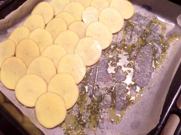 Mäsové guľky s čubricou a zemiakovými čipsami (fotorecept) - obrázok 4