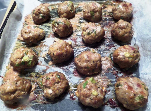 Mäsové guľky s čubricou a zemiakovými čipsami (fotorecept) - obrázok 3