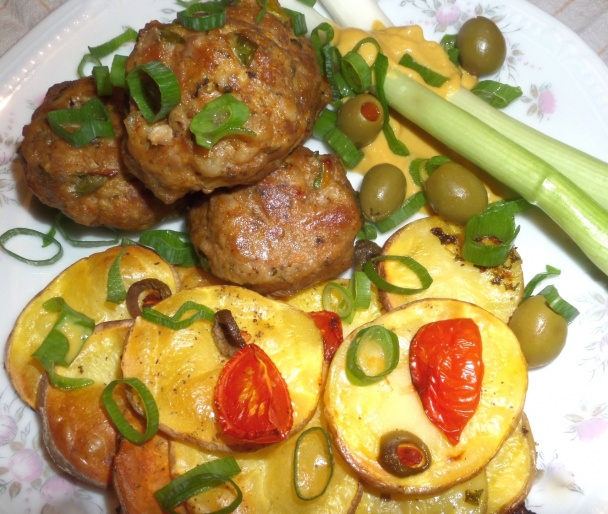 Mäsové guľky s čubricou a zemiakovými čipsami (fotorecept) - obrázok 8