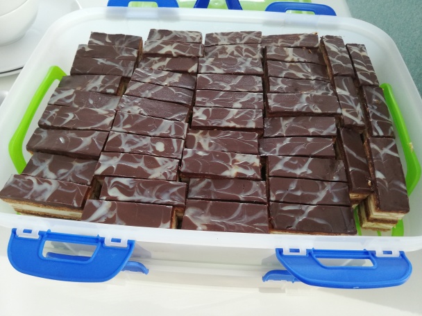 Čokoládové medové rezy s piškótami (fotorecept) - obrázok 11