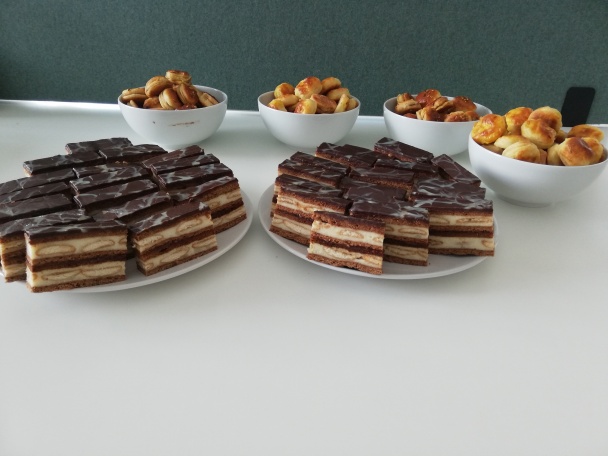 Čokoládové medové rezy s piškótami (fotorecept) - obrázok 12