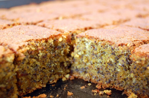 Makovo-mrkvový hrnčekový koláč - obrázok 2