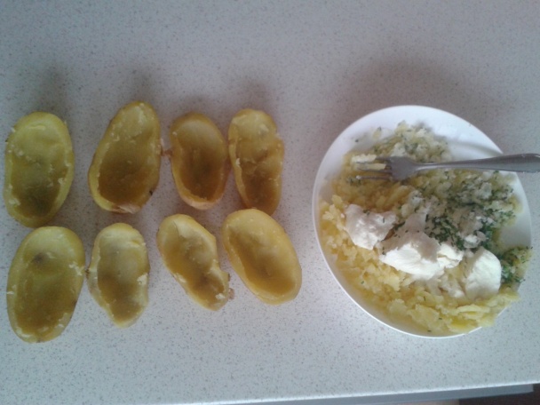 Zemiaky plnené bryndzou - obrázok 1