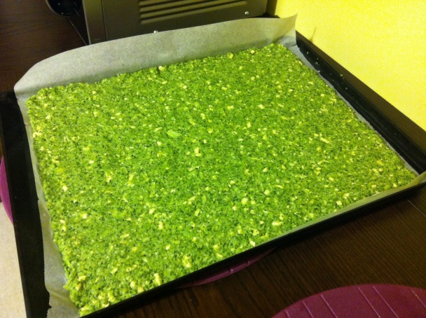 Pizza s brokolicovým cestom bez múky - obrázok 1