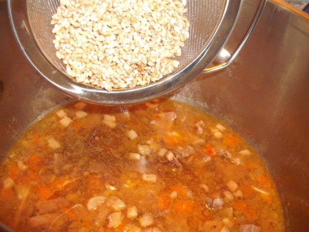 Hovädzie s fazuľou a krúpami - eintopf (fotorecept) - obrázok 4