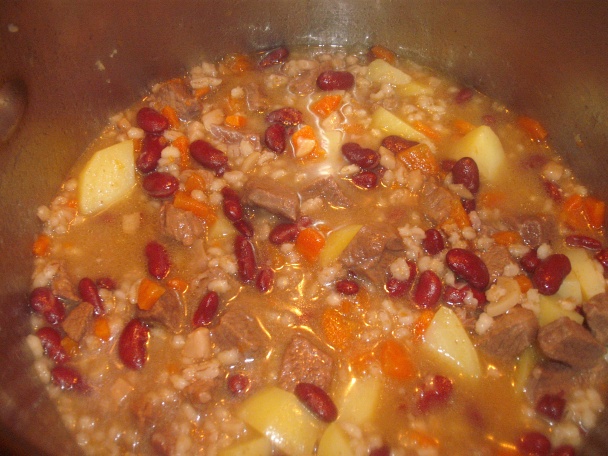 Hovädzie s fazuľou a krúpami - eintopf (fotorecept) - obrázok 6