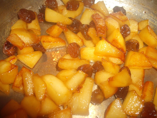 Šošovicový šalát s karamelovým jablkom, hrozienkami a orechami (fotorecept) - obrázok 2