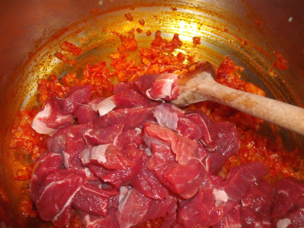 Fazuľový prívarok s hovädzím perkeltom (fotorecept) - obrázok 1