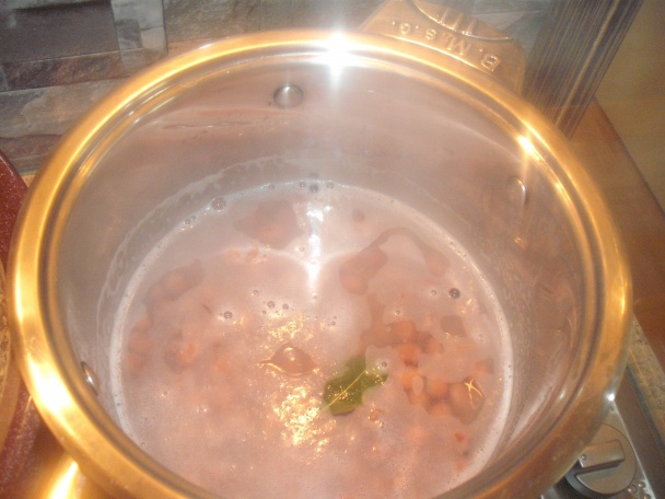 Fazuľový prívarok s hovädzím perkeltom (fotorecept) - obrázok 3