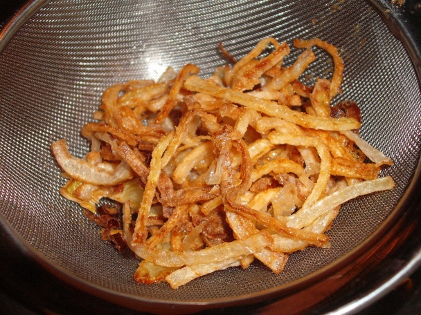 Bryndzové halušky so steakom a chrumkavou cibuľou (fotorecept) - obrázok 4