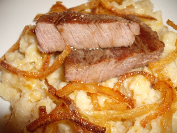 Bryndzové halušky so steakom a chrumkavou cibuľou (fotorecept) - obrázok 7