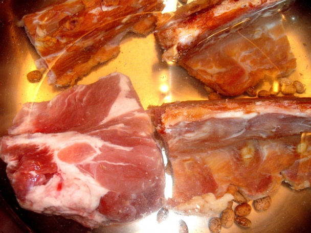 Hustá strukovinová polievka z údených kostí (fotorecept) - obrázok 1