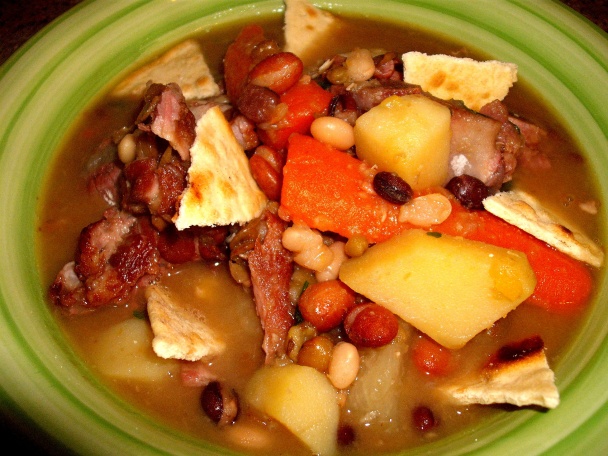 Hustá strukovinová polievka z údených kostí (fotorecept) - obrázok 6