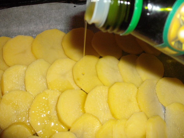 Pečené zemiaky s citrusovým balsamicom a fetou (fotorecept) - obrázok 2