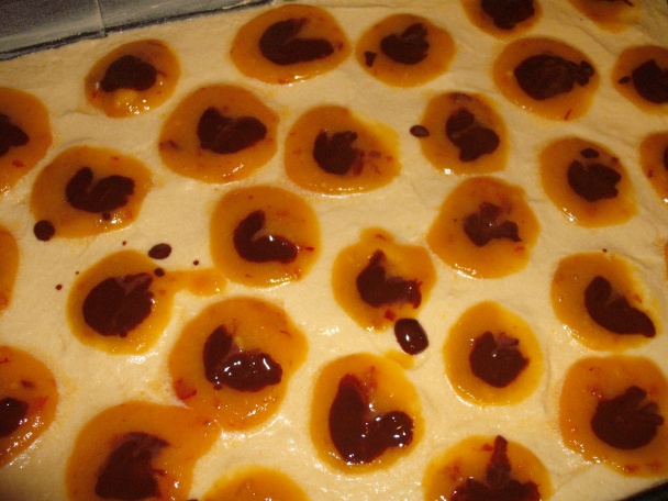 Broskyňovo-marcipánový koláč - obrázok 7