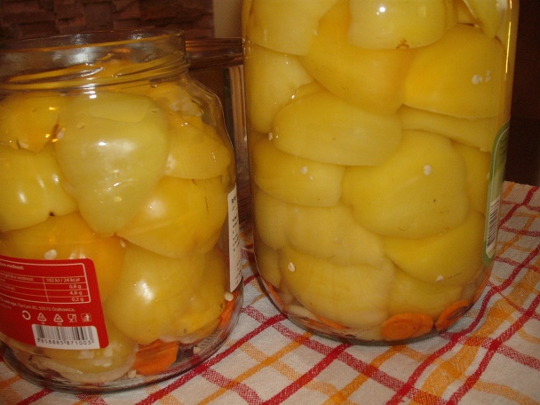 Almapaprika v sladkokyslom náleve - obrázok 1