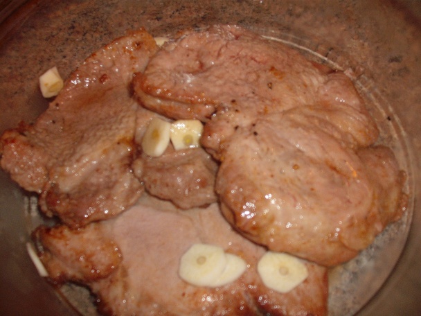 Rezne z krkovičky dusené na cesnaku (fotorecept) - obrázok 1