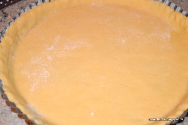 Hruškový koláč s mandľovo-smotanovou plnkou - obrázok 1