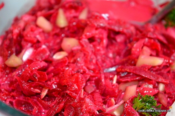 Syrovo-bryndzové karbonátky s cviklovo-uhorkovým šalátom (fotorecept) - obrázok 1