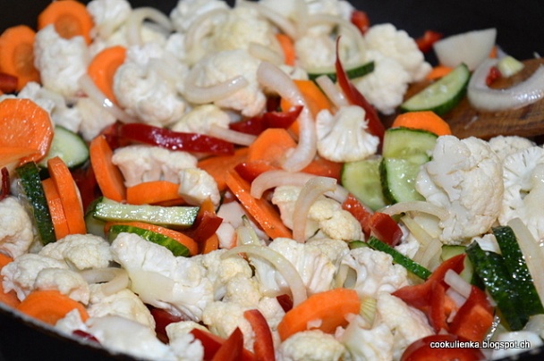 Nakladaný karfiol s mrkvou a čili papričkami (fotorecept) - obrázok 2