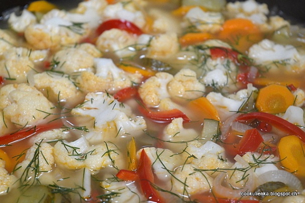 Nakladaný karfiol s mrkvou a čili papričkami (fotorecept) - obrázok 5
