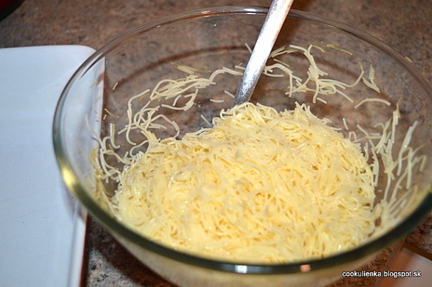 Pikantné cestoviny s klobásou a so syrom (fotorecept) - obrázok 1