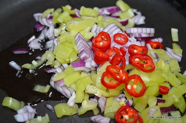 Pikantné cestoviny s klobásou a so syrom (fotorecept) - obrázok 2