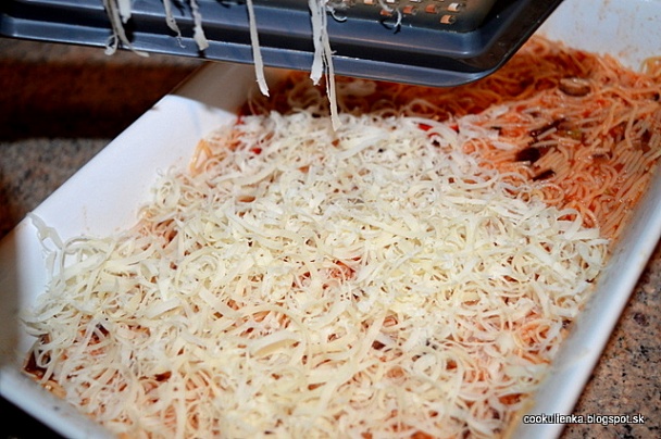 Pikantné cestoviny s klobásou a so syrom (fotorecept) - obrázok 7