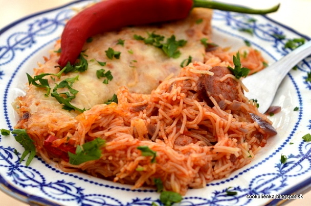 Pikantné cestoviny s klobásou a so syrom (fotorecept) - obrázok 9