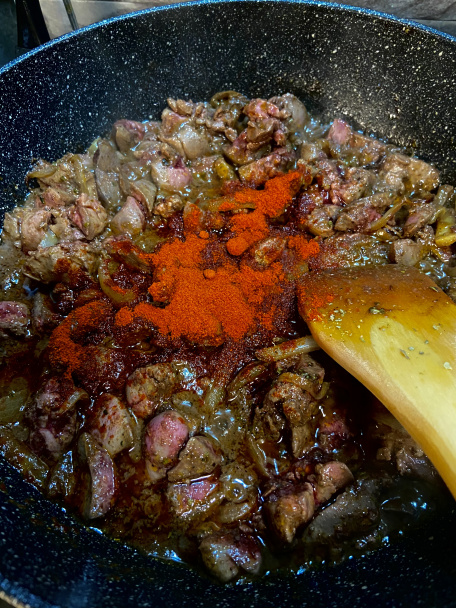 Kuracia pečeň restovaná na cibuli (fotorecept) - obrázok 2