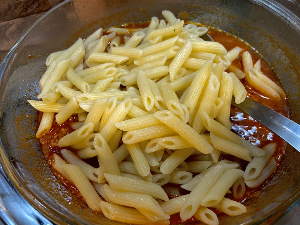 Mleté mäso na paradajkách s penne a bazalkou (fotorecept) - obrázok 4