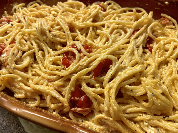 Špagety s pečenou fetou a paradajkami (fotorecept) - obrázok 4