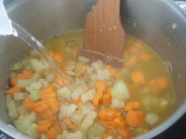 Kalerábová polievka so slaninkou - obrázok 3