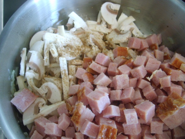 Zapekané cestoviny s kyslou kapustou a údeným mäskom (fotorecept) - obrázok 1