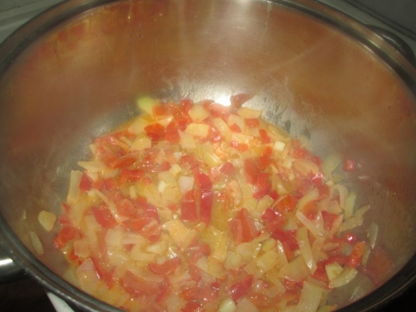 Gulášovo-frankfurtská polievka - obrázok 1