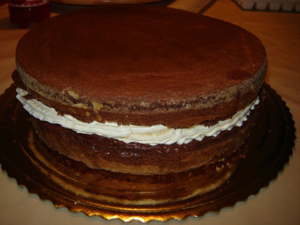 Čokoládová torta s penovým plátom - obrázok 3