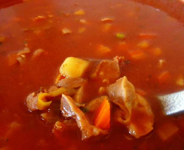 Paradajková polievka s kuracím mäsom a žalúdkami - obrázok 3