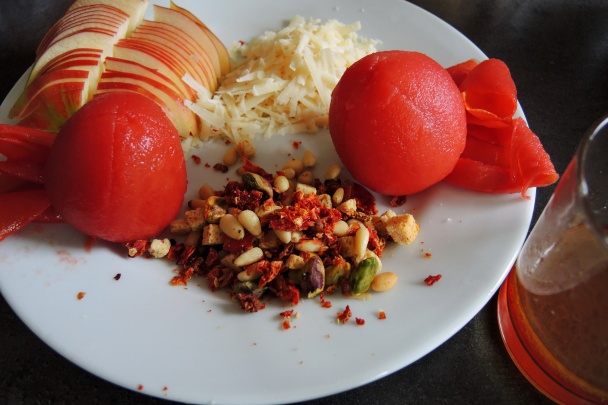 Šalát s rukolou, jablkom a paradajkami (fotorecept) - obrázok 2