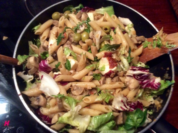 Penne so šampiňónmi, s mozzarellou a so šalátom (fotorecept) - obrázok 3